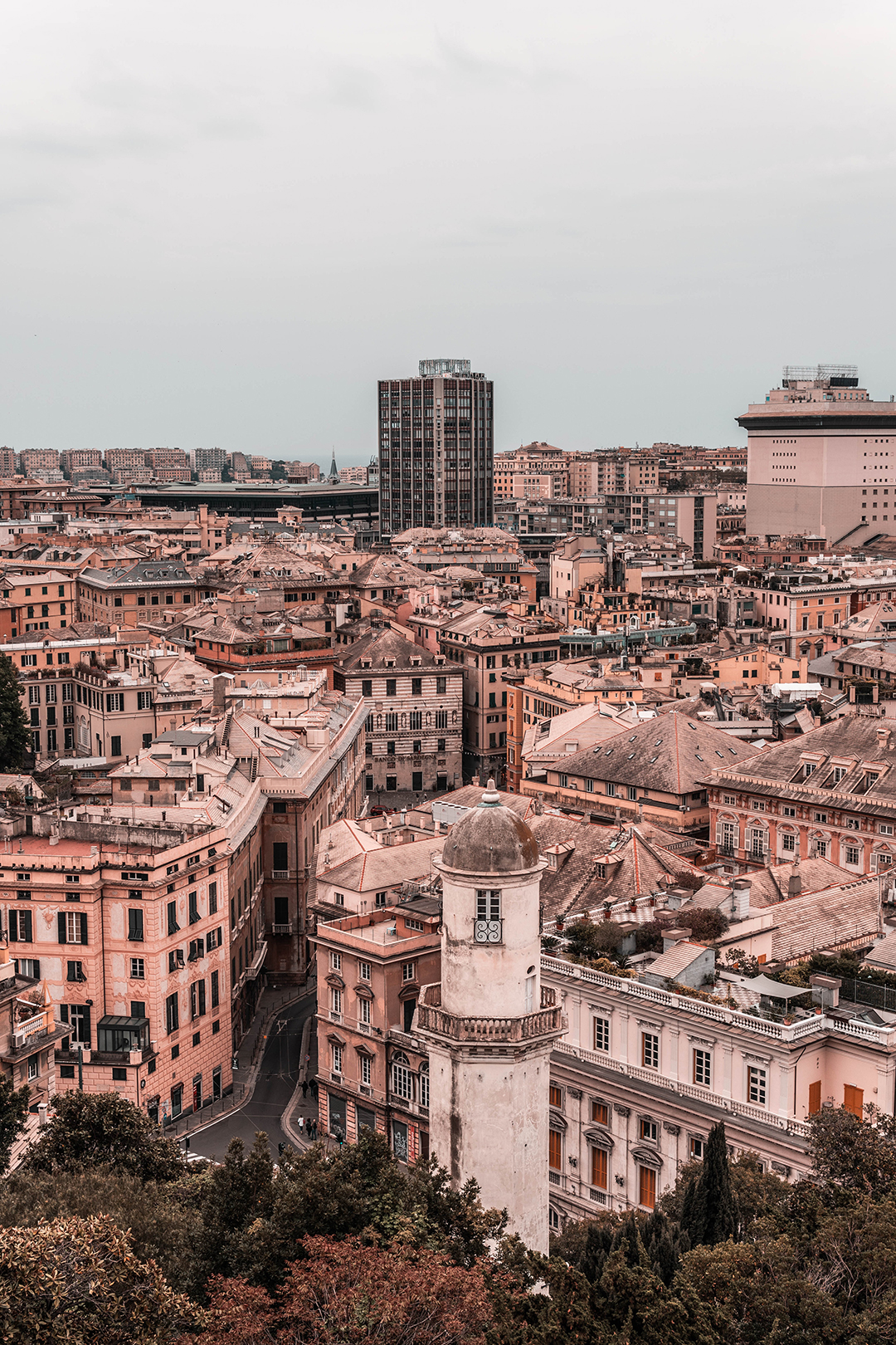 Potovanje_v_Genovo_-_Travel_to_Genoa_-_Photo_by_Folco_Masi_on_Unsplash.jpg