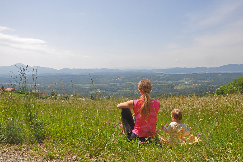 V_hribe_z_dojenckom_-_To_mountains_with_a_baby_11.JPG