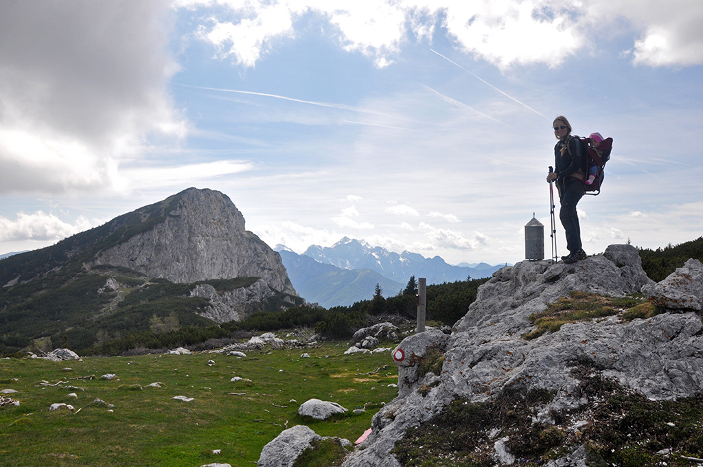 V_hribe_z_dojenckom_-_To_mountains_with_a_baby_7.JPG