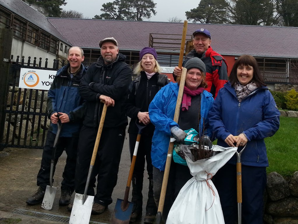 Members_of_the_An_Oige_Conservation_Group.jpg