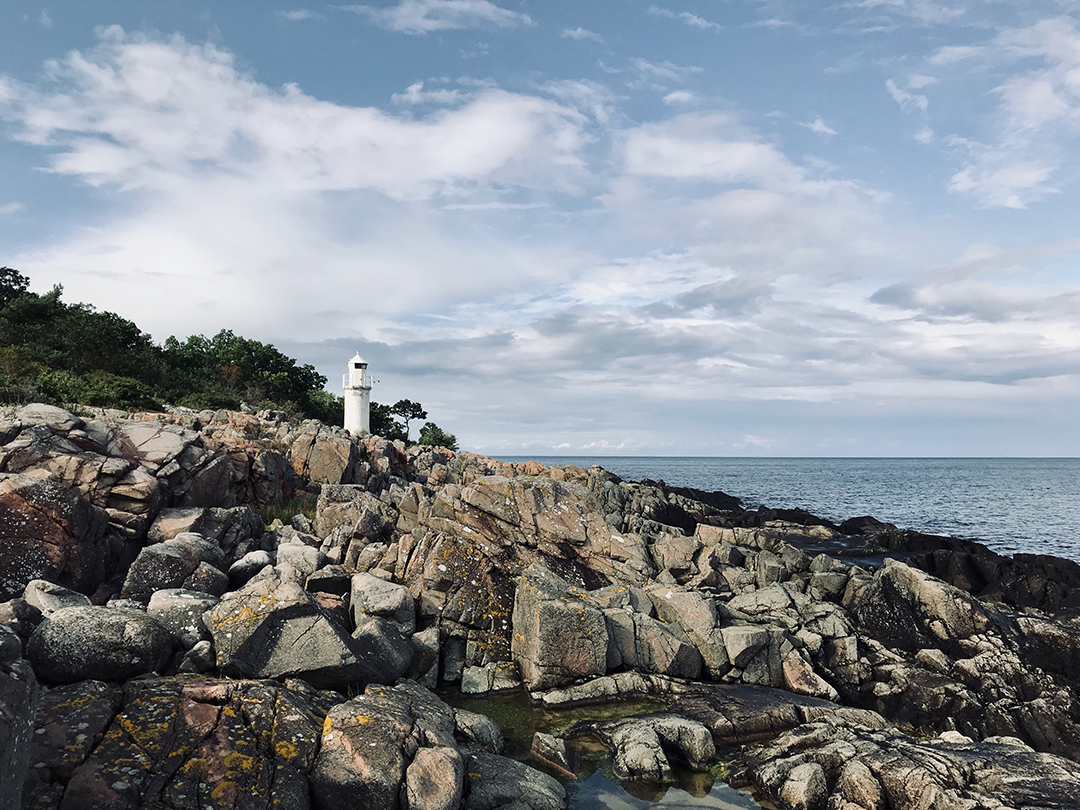 Svedska_obala_vabi_-_Inviting_Swedish_coast_-_Photo_by_Fabian_on_Unsplash.jpg