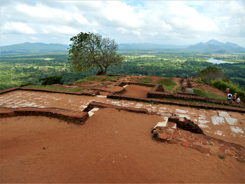Sigiriya_from_the_top_.jpg