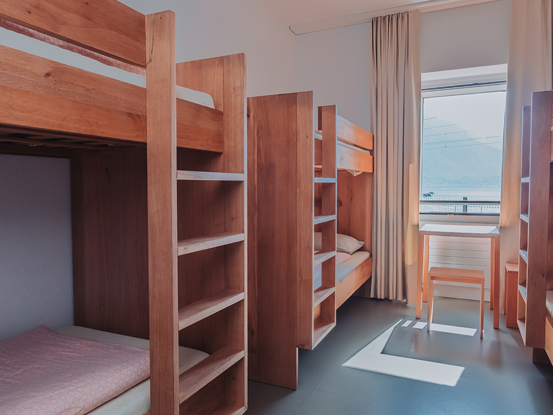 Hostel_Montreux_-_Photographer_-_Leonidas_Portmann_1.jpg