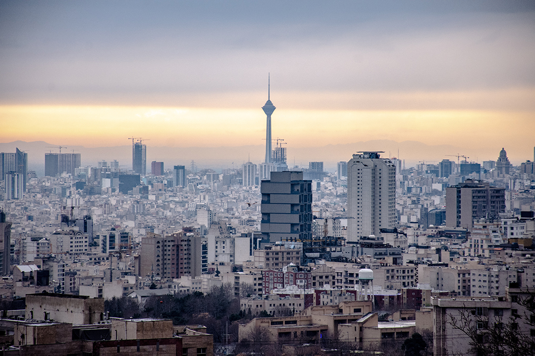 01_Popotniski_nasveti_za_potovanje_v_Teheran_-_Travel_tips_for_traveling_to_Tehran_-_Photo_by_hosein_charbaghi_on_Unsplash.jpg