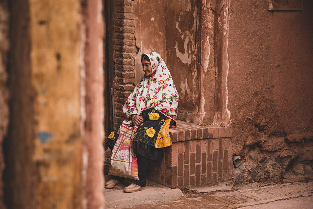 02_Popotniski_nasveti_za_potovanje_v_Teheran_-_Travel_tips_for_traveling_to_Tehran_-_Photo_by_Steven_Su_on_Unsplash.jpg