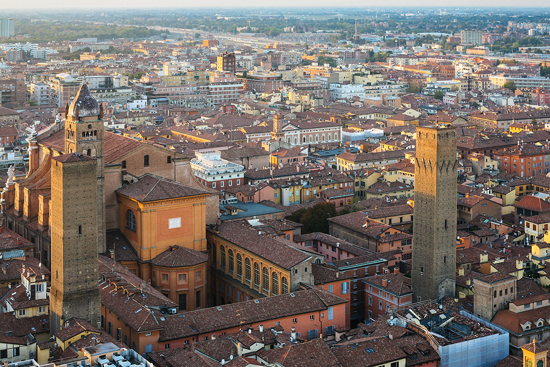 07_Nasveti_za_potovanje_v_Bologno_-_Tips_for_traveling_to_Bologna_-_ENVATO.JPG