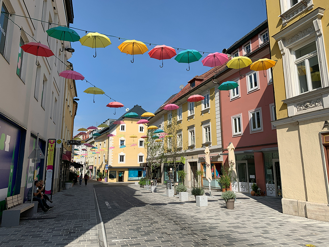01_Potovanje_v_Villach_-_Trip_to_Villach_-_Photo_by_peter_zuijdwegt_on_Unsplash.jpg