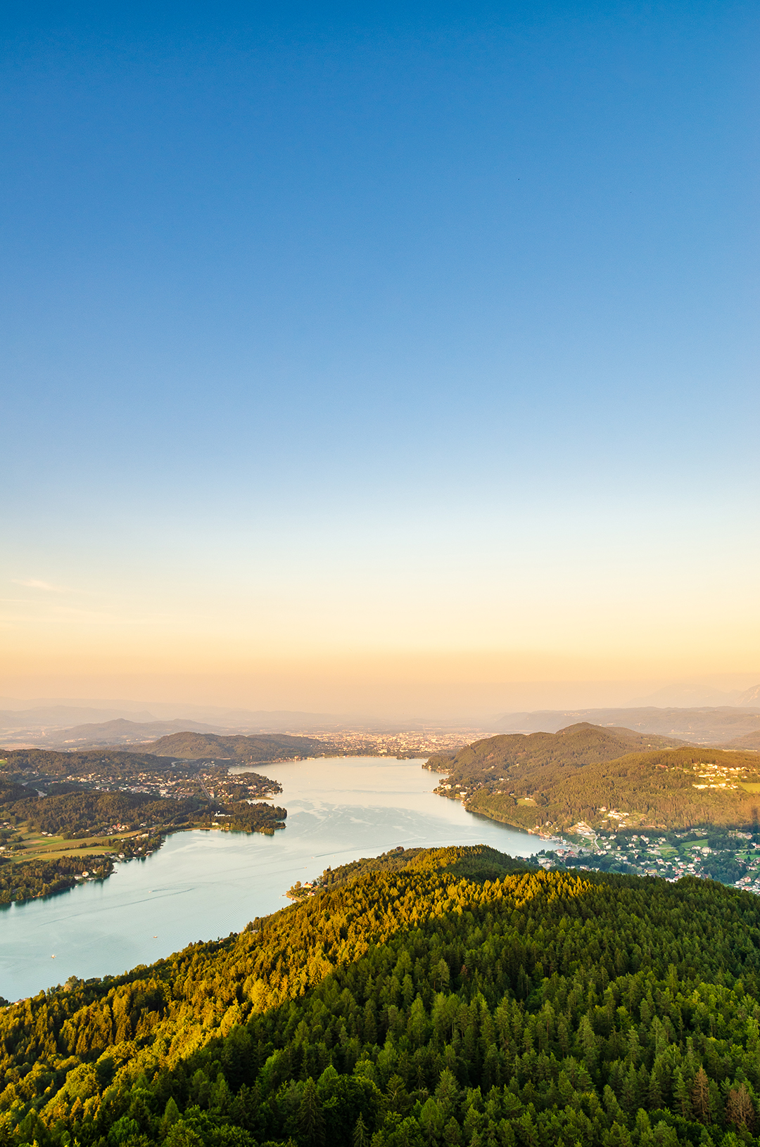 02_Potovanje_v_Villach_-_Trip_to_Villach_-_ENVATO.jpg