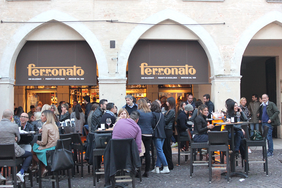 Ogled_Italijanskega_mesta_Pordenone_-_Tour_of_the_Italian_town_of_Pordenone_4.JPG