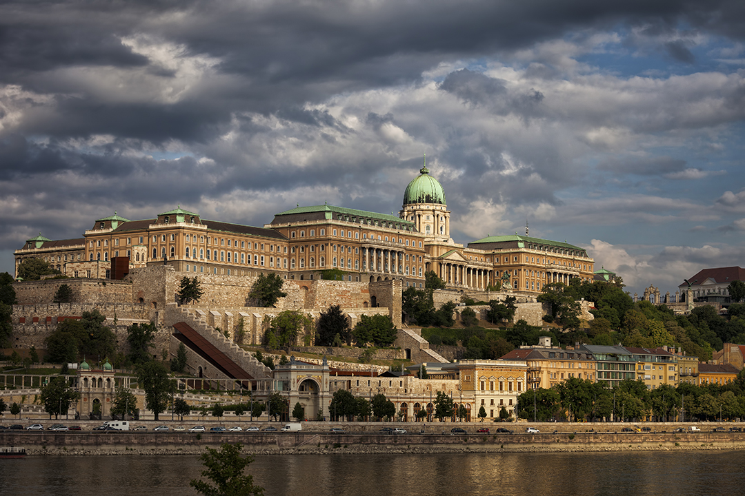 01_Znamenitosti_Budimpeste_-_Sights_of_Budapest_-_ENVATO.jpg