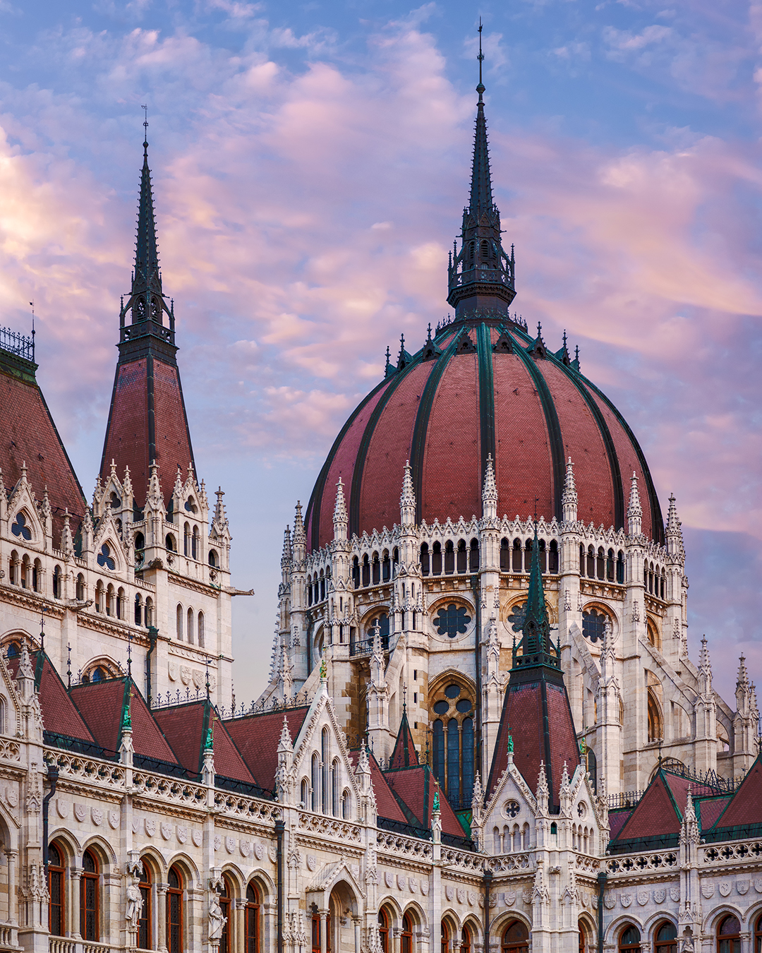 02_Znamenitosti_Budimpeste_-_Sights_of_Budapest_-_ENVATO.jpg
