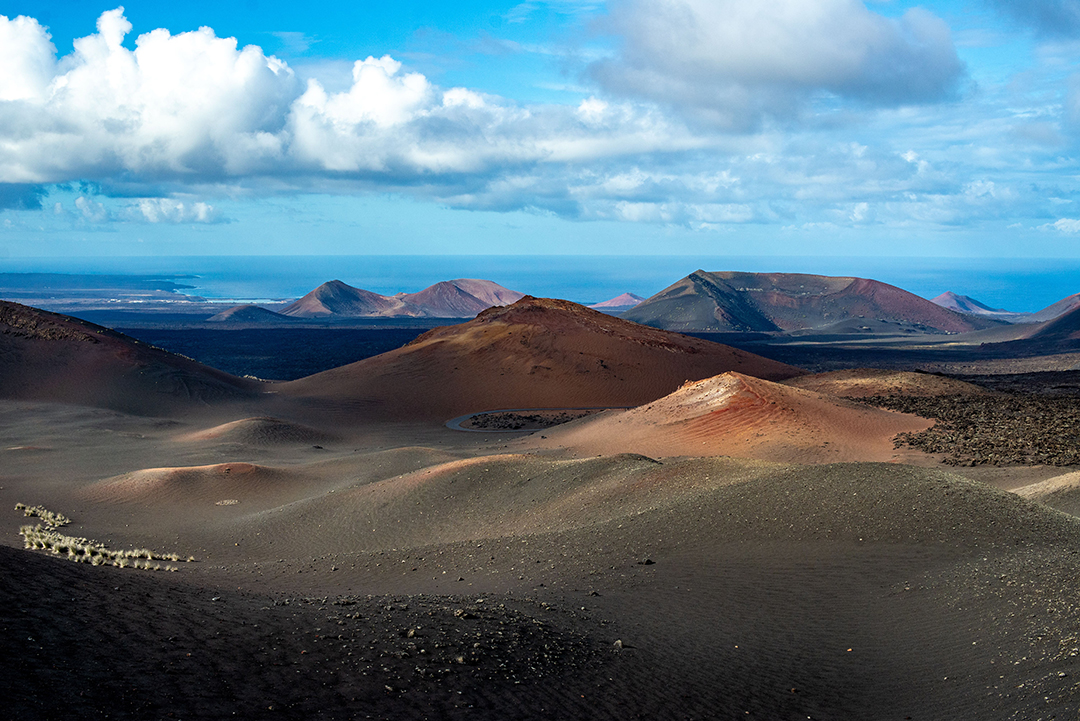 04_Raziskovanje_vulkanskega_otoka_Lanzarote_-_Exploring_the_volcanic_island_of_Lanzarote_-_ENVATO.jpg