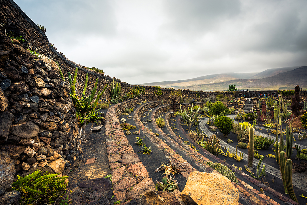 05_Raziskovanje_vulkanskega_otoka_Lanzarote_-_Exploring_the_volcanic_island_of_Lanzarote_-_ENVATO.jpg
