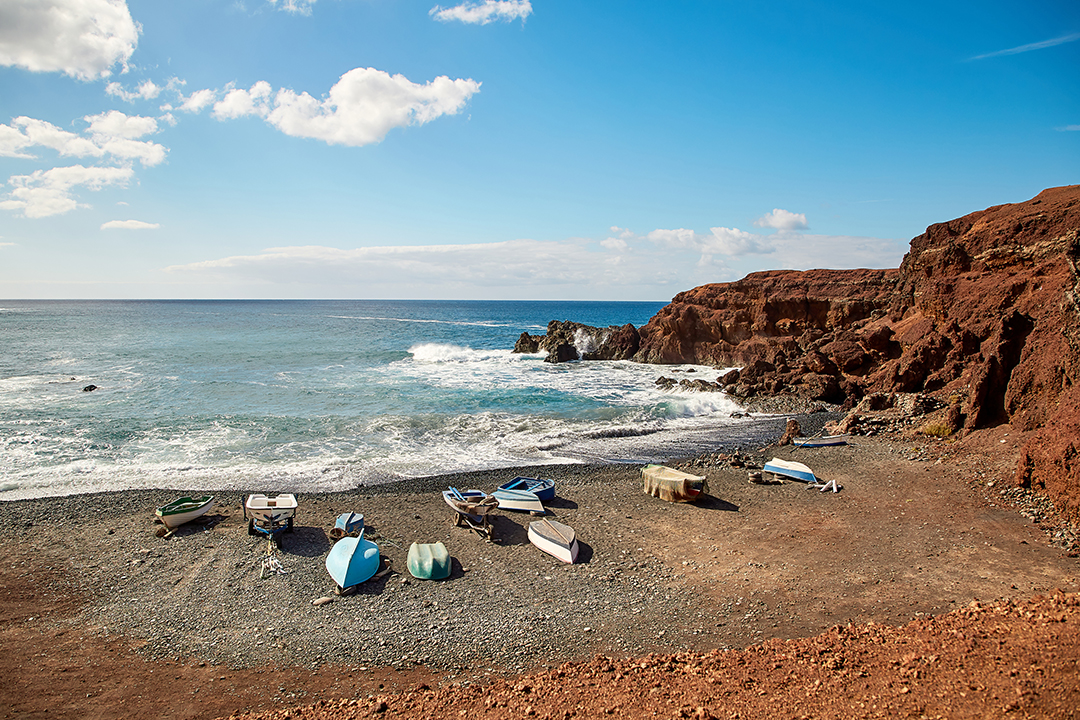 07_Raziskovanje_vulkanskega_otoka_Lanzarote_-_Exploring_the_volcanic_island_of_Lanzarote_-_ENVATO.jpg