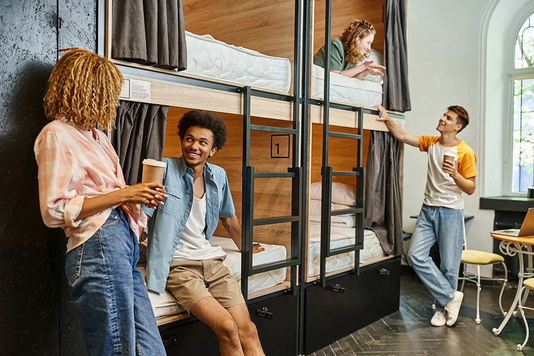 01_Kako_izbrati_Hostel_-_How_to_choose_a_Hostel_-_ENVATO.jpg
