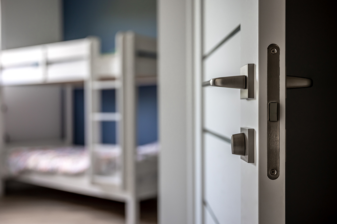 04_Kako_izbrati_Hostel_-_How_to_choose_a_Hostel_-_ENVATO.jpg