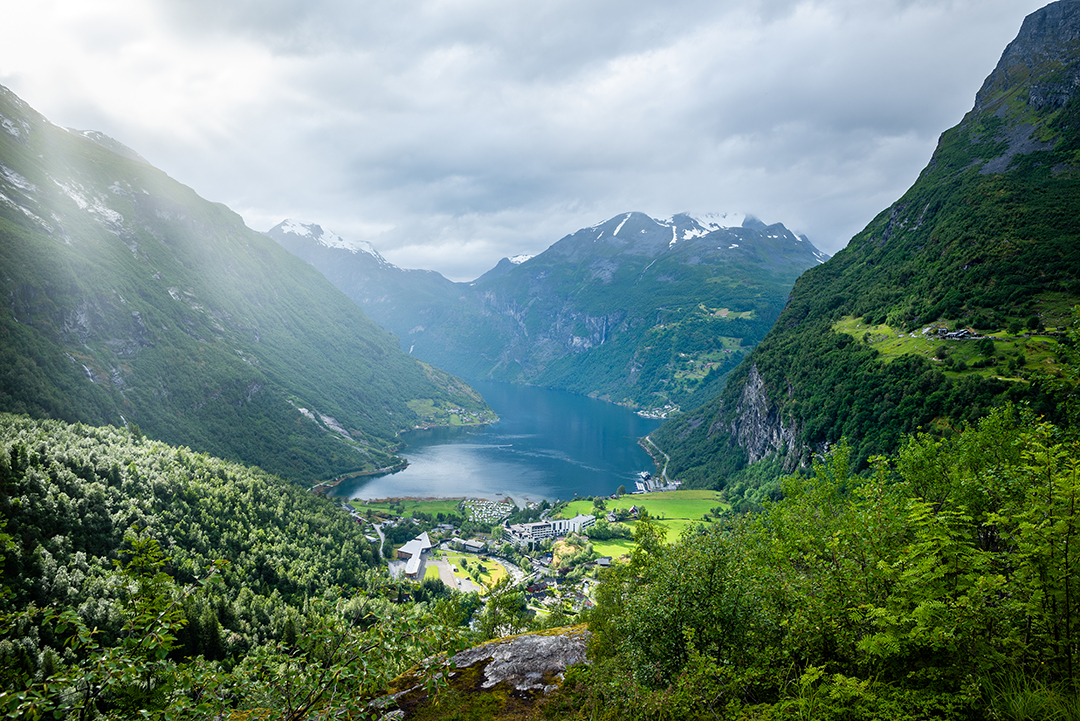 02_Potovanje_na_Norvesko_-_Travel_to_Norway_-_ENVATO.jpg