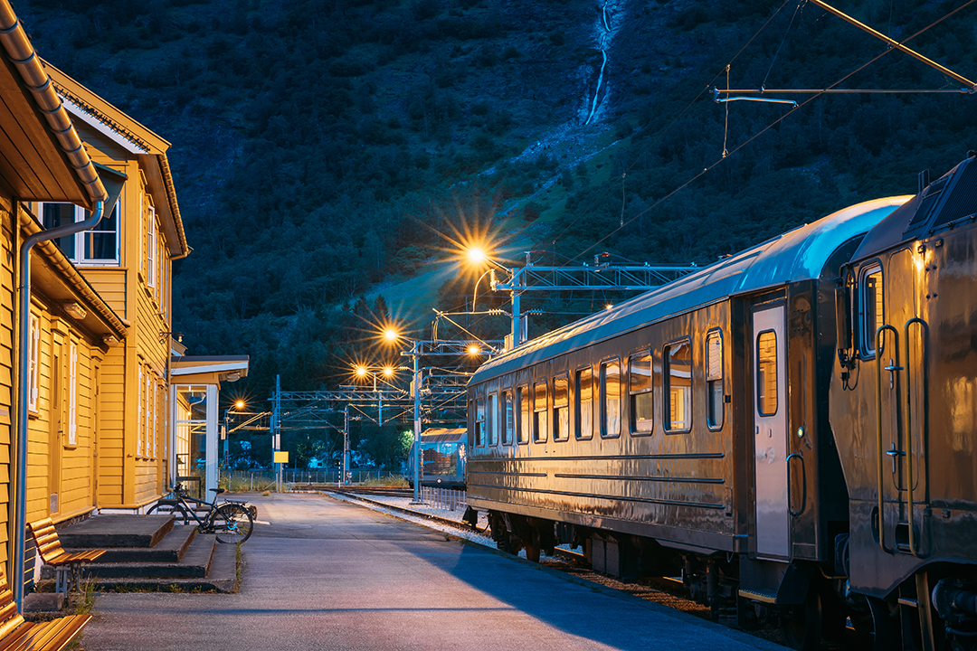03_Potovanje_na_Norvesko_-_Travel_to_Norway_-_ENVATO.jpg