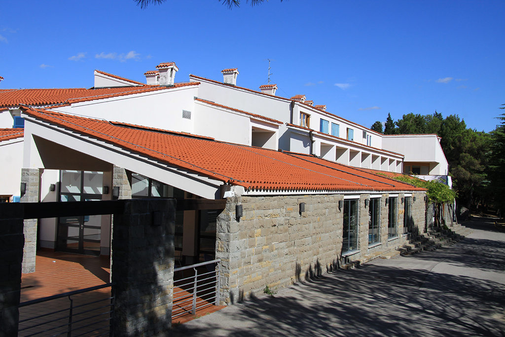 Youth_Hostel_Debeli_Rtic_-_Ankaran_11.JPG